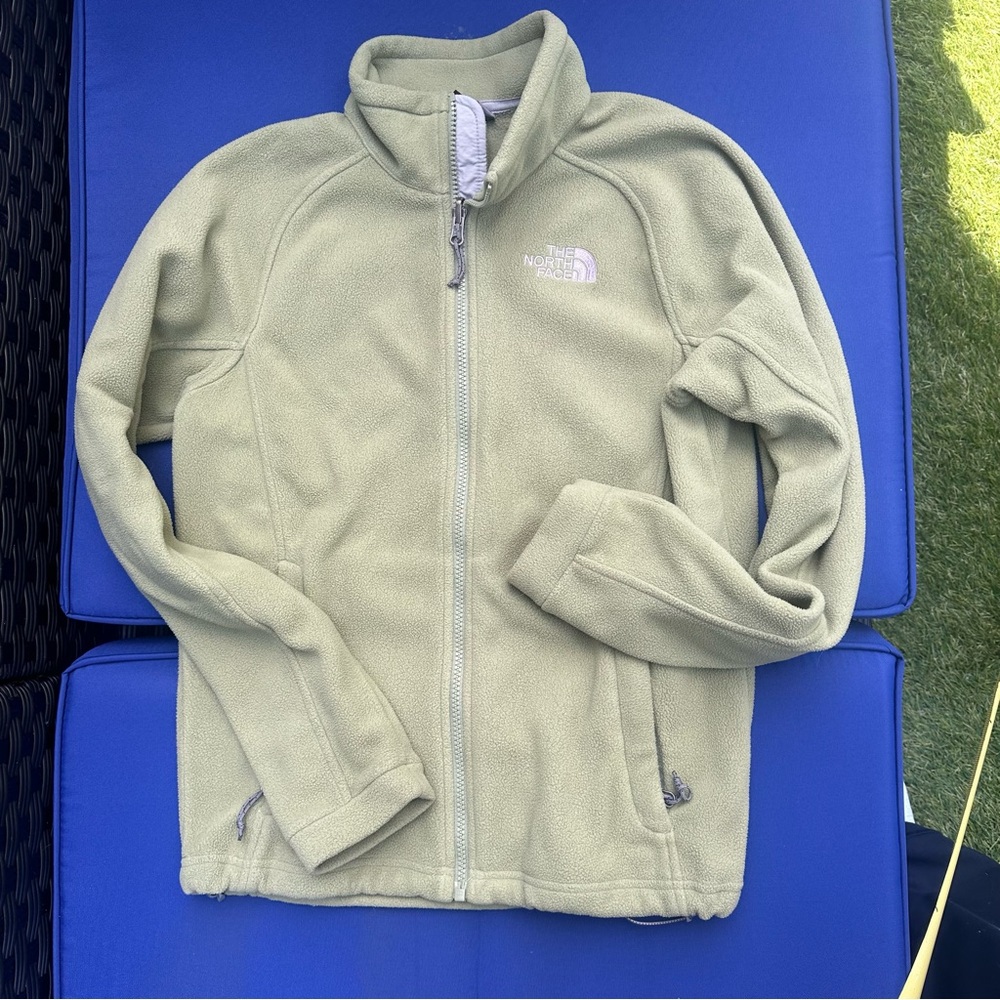 The North Face size S, olive green, mint condition sweater